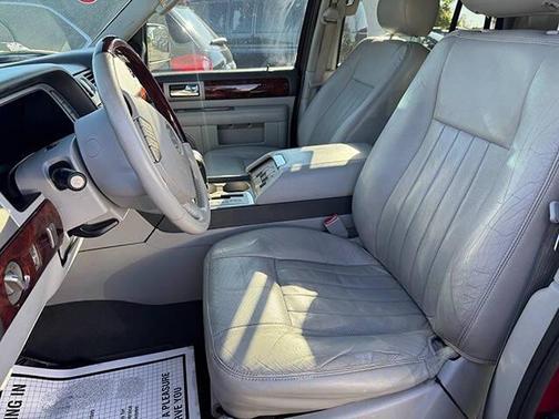 2005 Lincoln Navigator Luxury