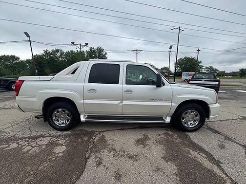 2004 Cadillac Escalade EXT Base