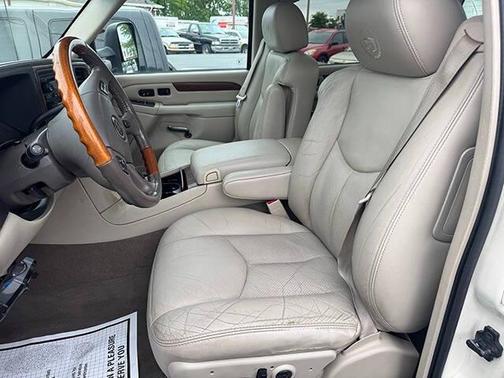 2004 Cadillac Escalade EXT Base