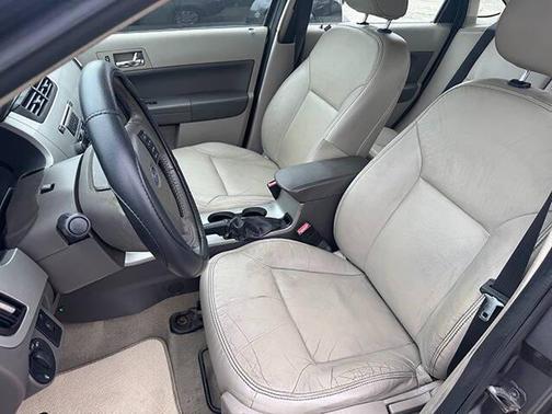 Sterling Gray Metallic 2011 Ford Focus SEL