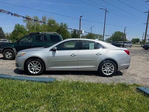 SILVER 2013 Chevrolet Malibu 1LT