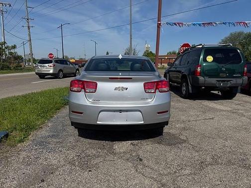 SILVER 2013 Chevrolet Malibu 1LT