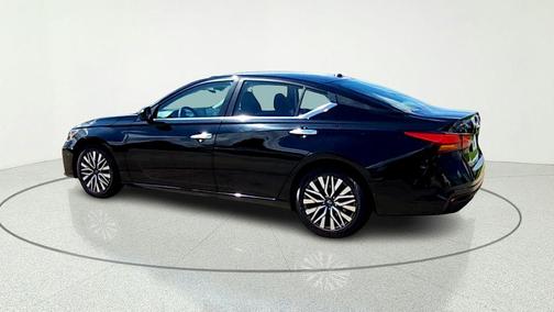 Black 2024 Nissan Altima 2.5 SV