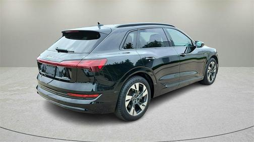 2021 Audi e-tron Premium