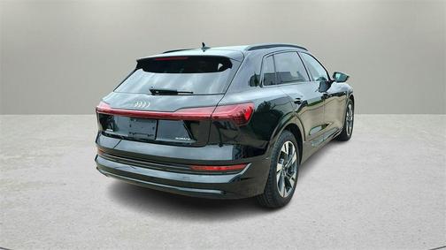 2021 Audi e-tron Premium