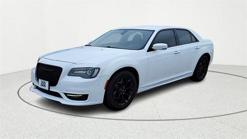2022 Chrysler 300 Touring L