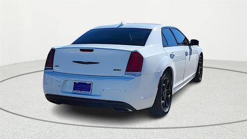 2022 Chrysler 300 Touring L