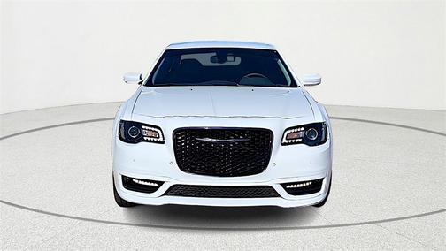 2022 Chrysler 300 Touring L