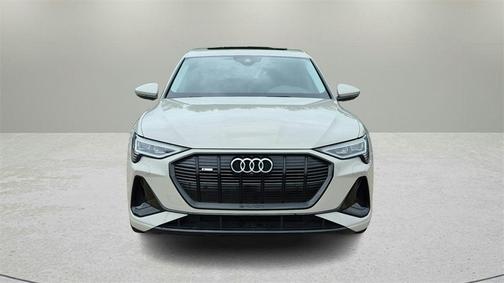 2021 Audi e-tron Premium Plus