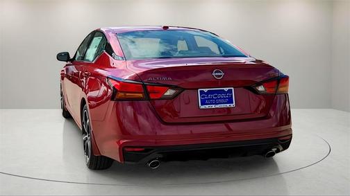 2025 Nissan Altima SR