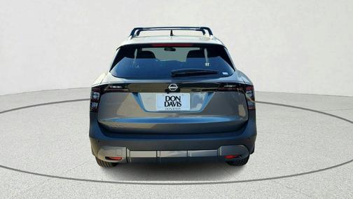 Gun Metallic 2027 Nissan Kicks SV