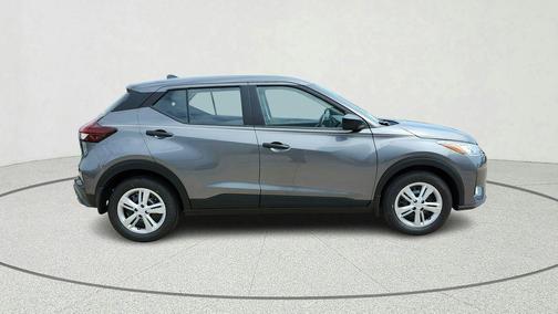 Gun Metallic 2025 Nissan Kicks Play S