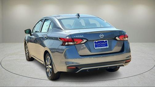 Gun Metallic 2025 Nissan Versa 1.6 SV