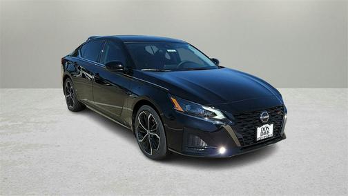 2025 Nissan Altima SR