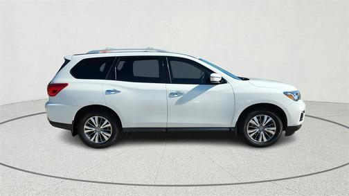 2020 Nissan Pathfinder S