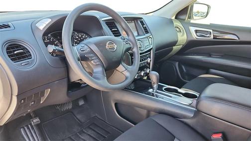 2020 Nissan Pathfinder S