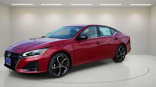 2025 Nissan Altima SR