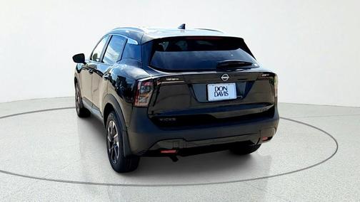 Super Black 2027 Nissan Kicks SV