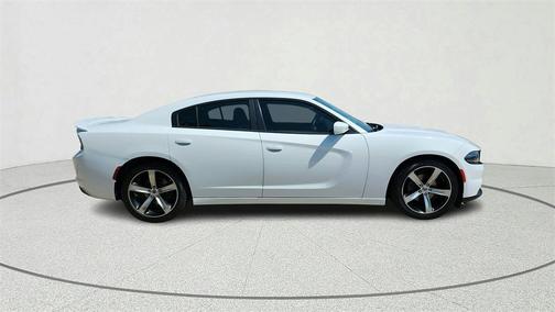 2017 Dodge Charger SE
