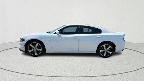 2017 Dodge Charger SE