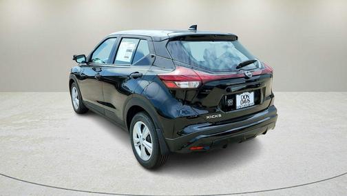 Super Black 2025 Nissan Kicks Play S
