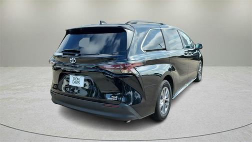 2023 Toyota Sienna XLE