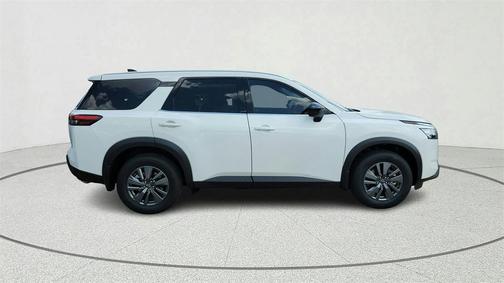 2025 Nissan Pathfinder S