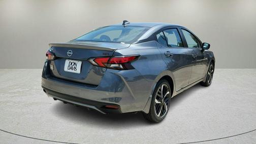 2025 Nissan Versa 1.6 SR