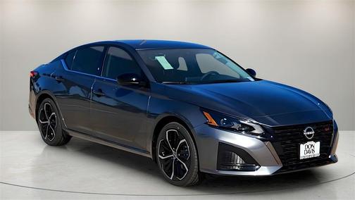 2025 Nissan Altima SR