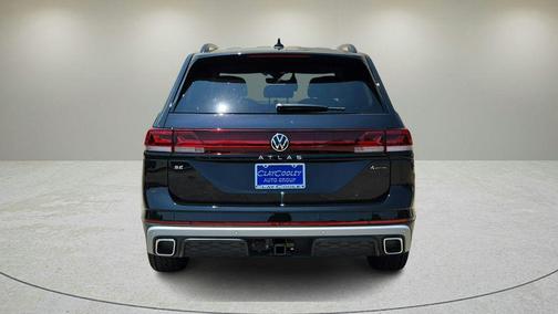 Deep Black Pearl Effect 2025 Volkswagen Atlas 2.0T Peak Edition