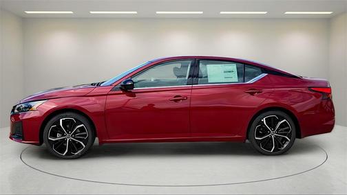 2025 Nissan Altima SR