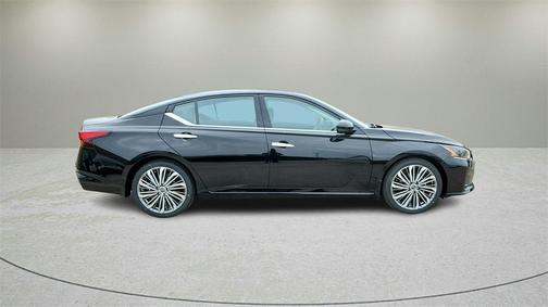 2025 Nissan Altima SL