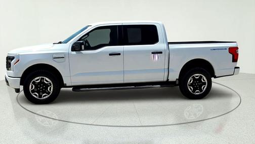 Oxford White 2022 Ford F-150 Lightning XLT