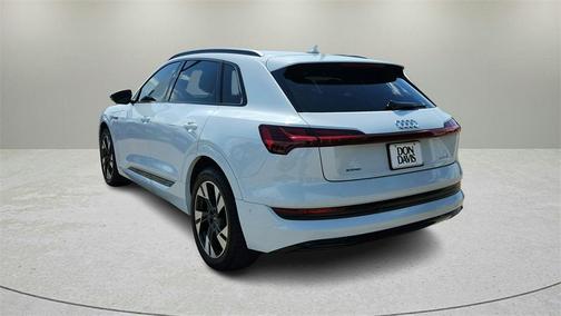 2022 Audi e-tron Premium