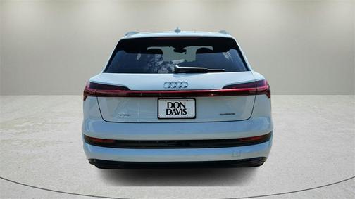 2022 Audi e-tron Premium