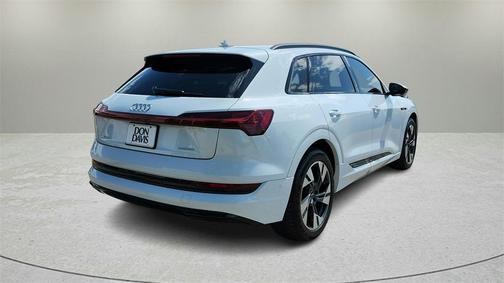 2022 Audi e-tron Premium