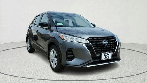Gun Metallic 2025 Nissan Kicks Play S