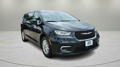 2023 Chrysler Pacifica Touring-L