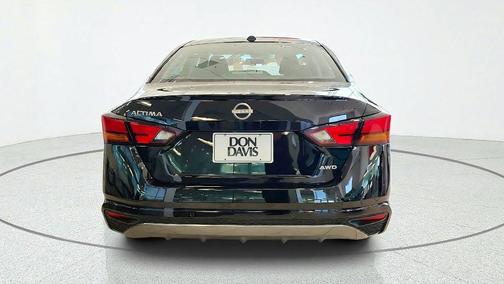 Super Black Clearcoat 2026 Nissan Altima SV