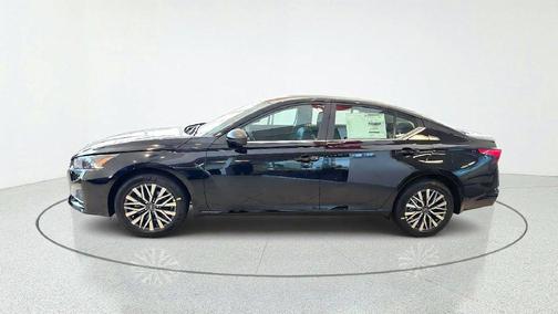 Super Black Clearcoat 2026 Nissan Altima SV