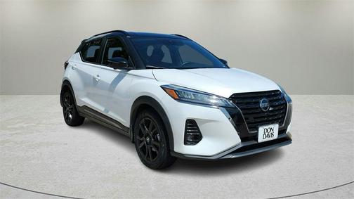 2021 Nissan Kicks SR
