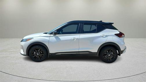 2021 Nissan Kicks SR