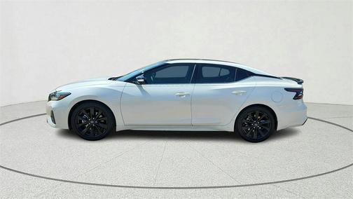 2023 Nissan Maxima SR