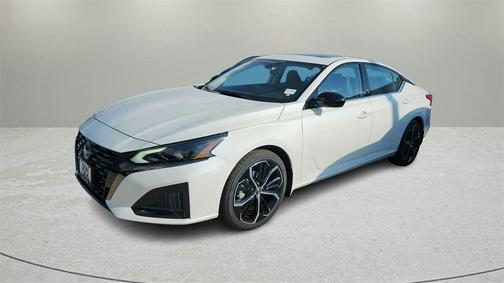 2025 Nissan Altima SR