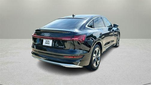 2020 Audi e-tron Premium Plus