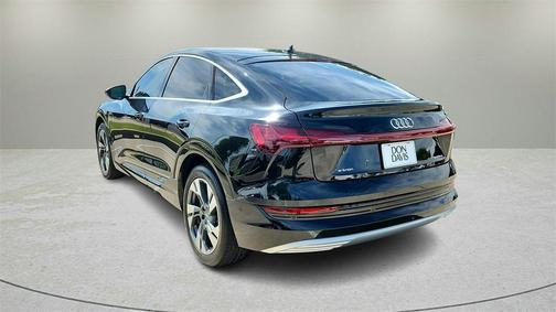 2020 Audi e-tron Premium Plus