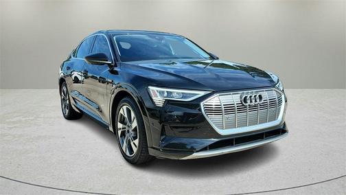 2020 Audi e-tron Premium Plus