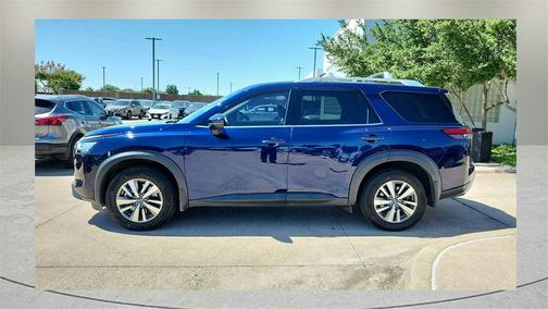2022 Nissan Pathfinder SL