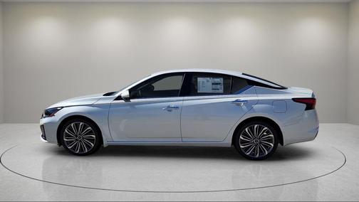 2025 Nissan Altima SL