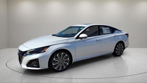 2025 Nissan Altima SL